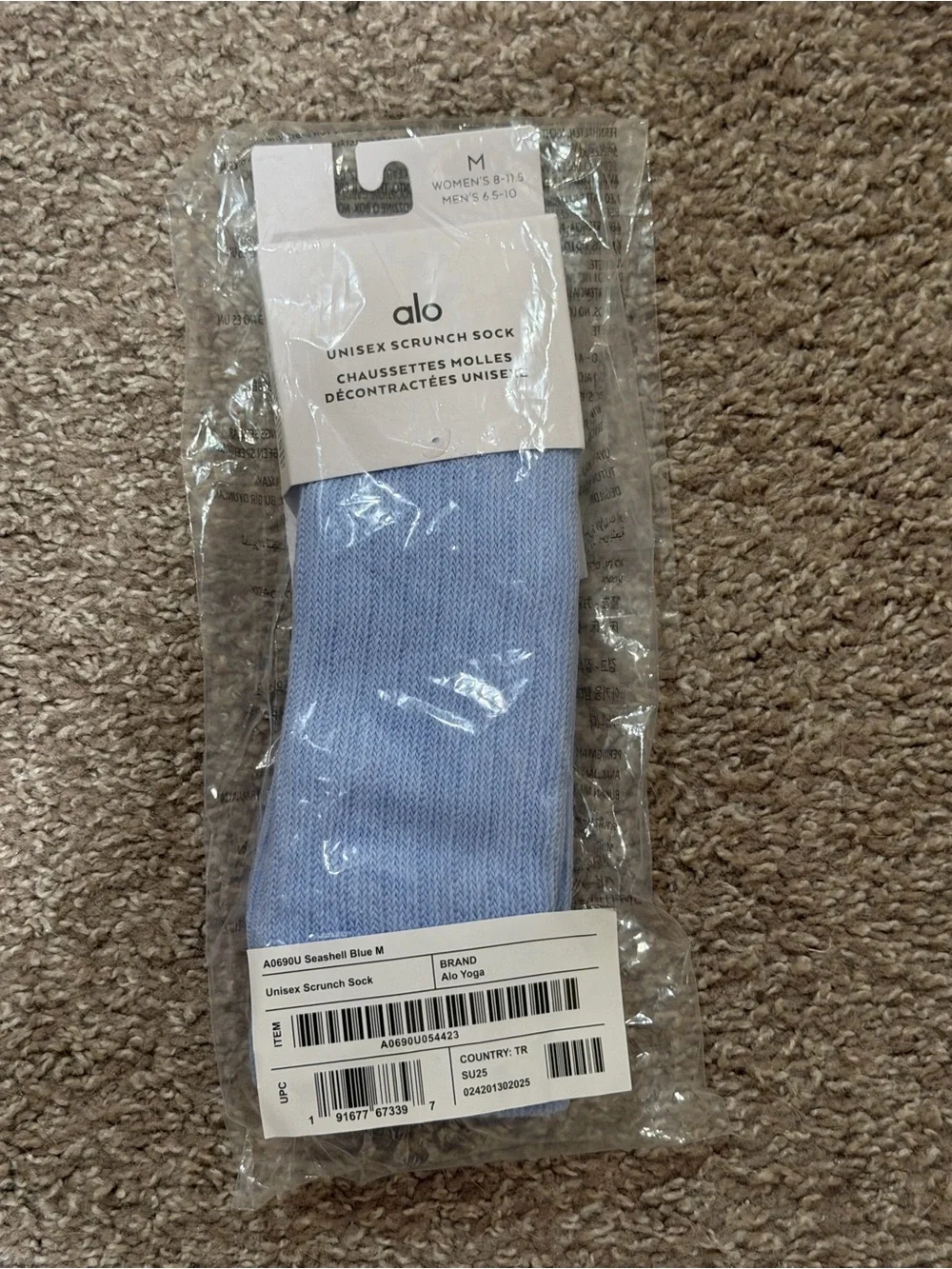 NIB Alo Seashell blue scrunch socks size size medium